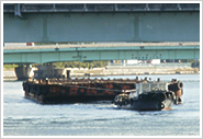 港湾運送・警戒船・港湾土木に関するご相談は東京はしけ運送事業協同組合へ